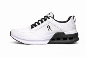 ON RUNNING CLOUDNOVA FLUX Branco/Preto