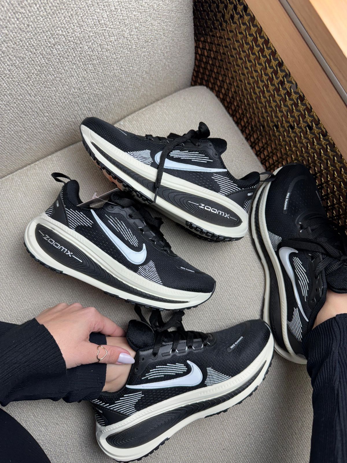 Vomero 18 Preto/branco (Premium) - Imagem 2