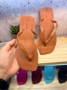 Chinelo Dedo Floresça Fem - Marrom